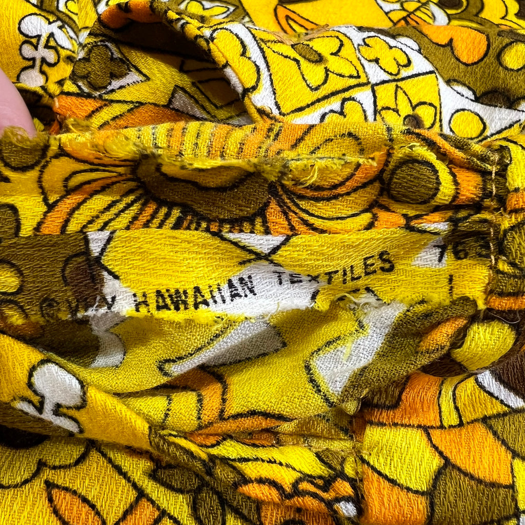 60s Hawaiian Textiles Barkcloth Dagger Collar Blouse M