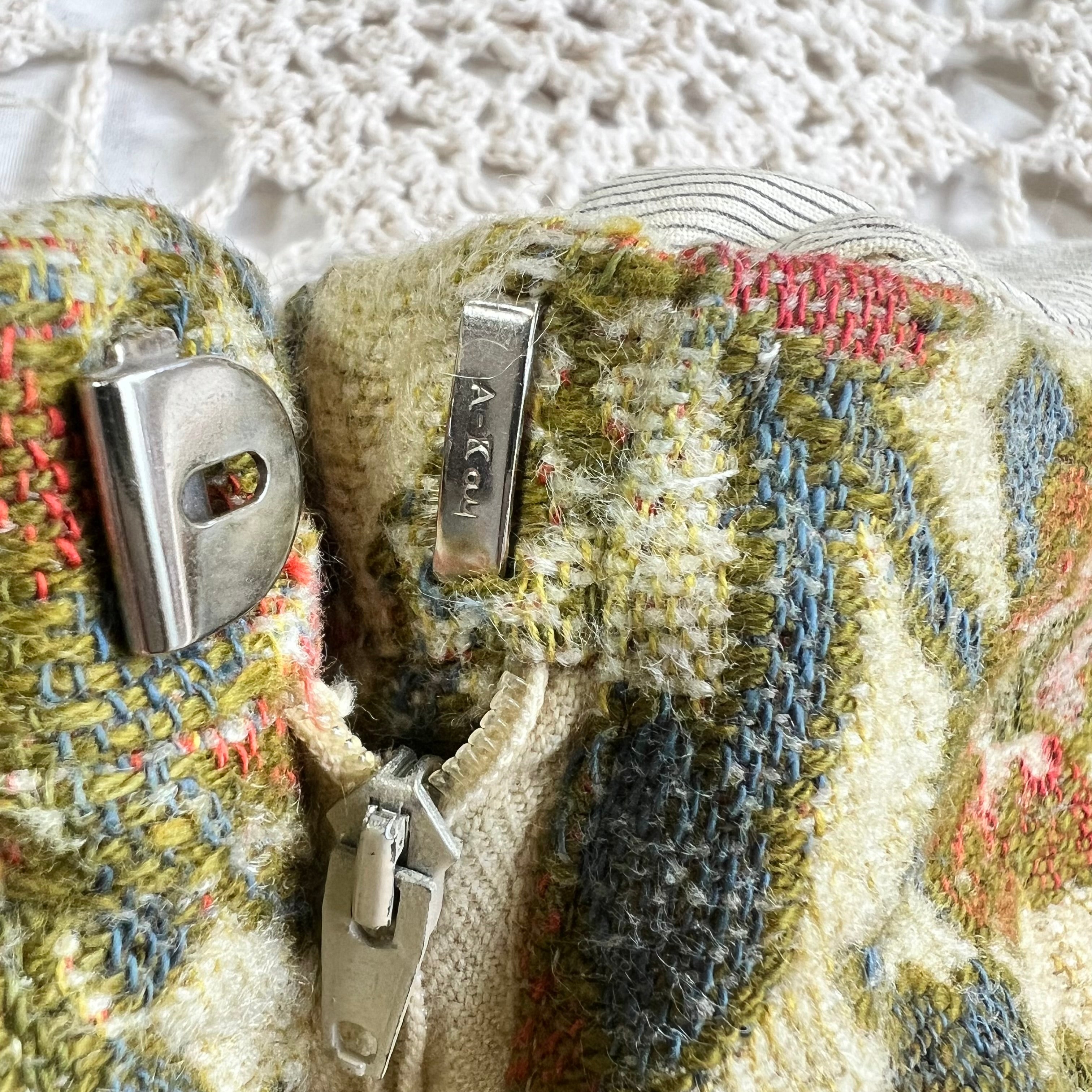 60s Tapestry Floral Carpet Bell Bottom Pants 30x26.5